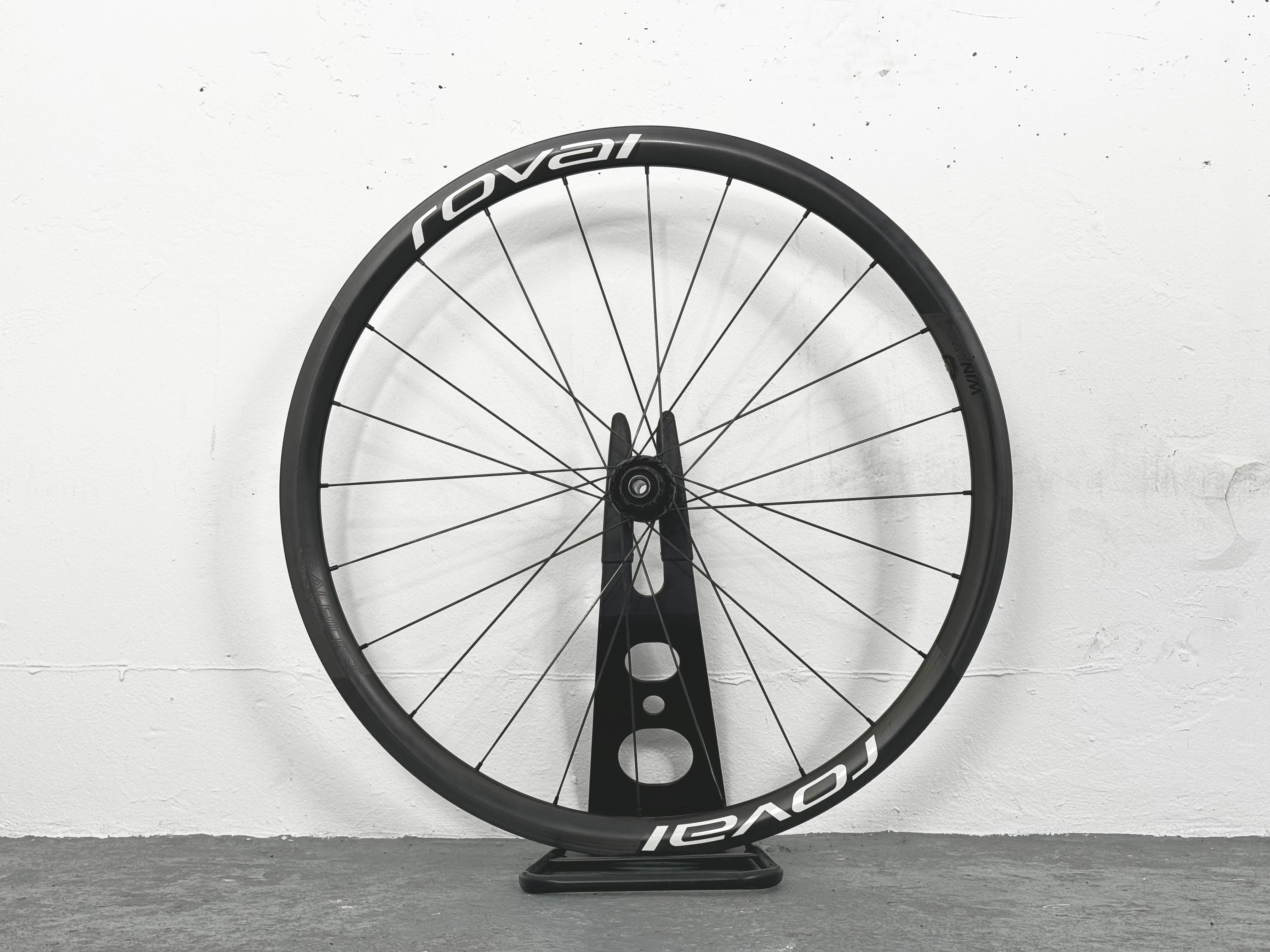 Paire de roue Roval Alpinist CLX 622x21 Carbon à disque pneus