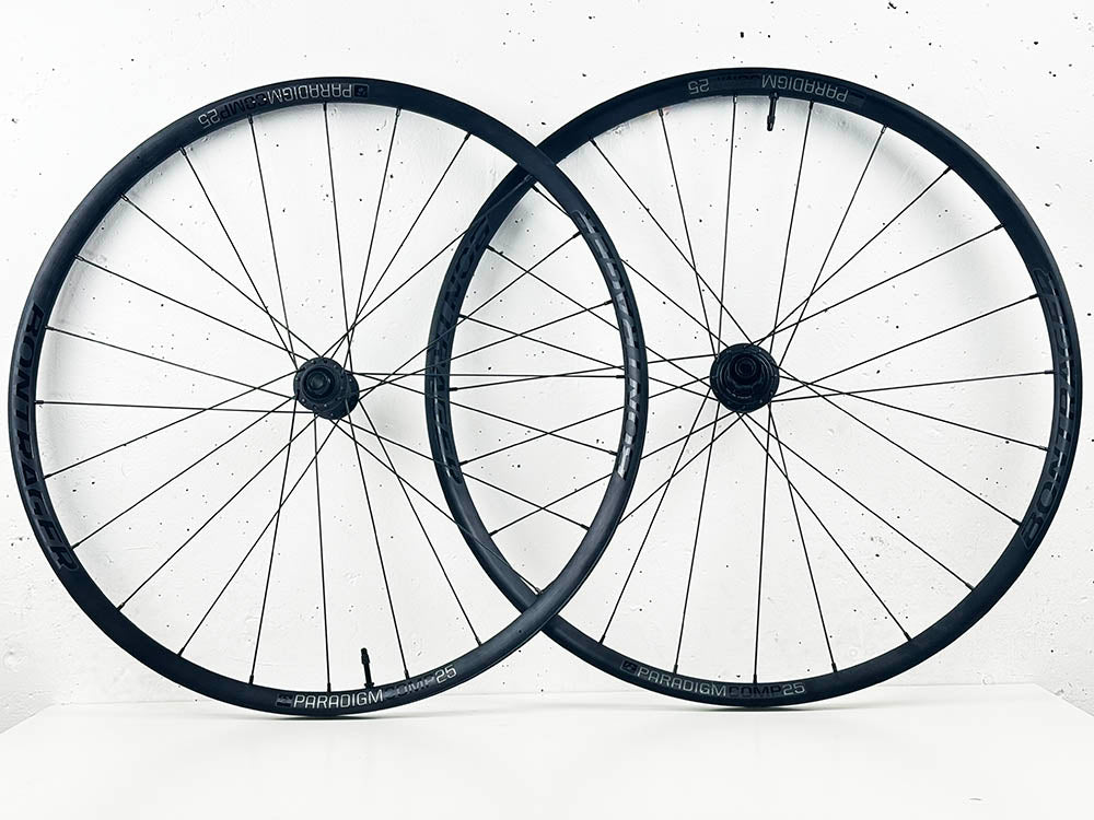 Paire de roue Bontrager Paradigm Comp 25 disque à pneus