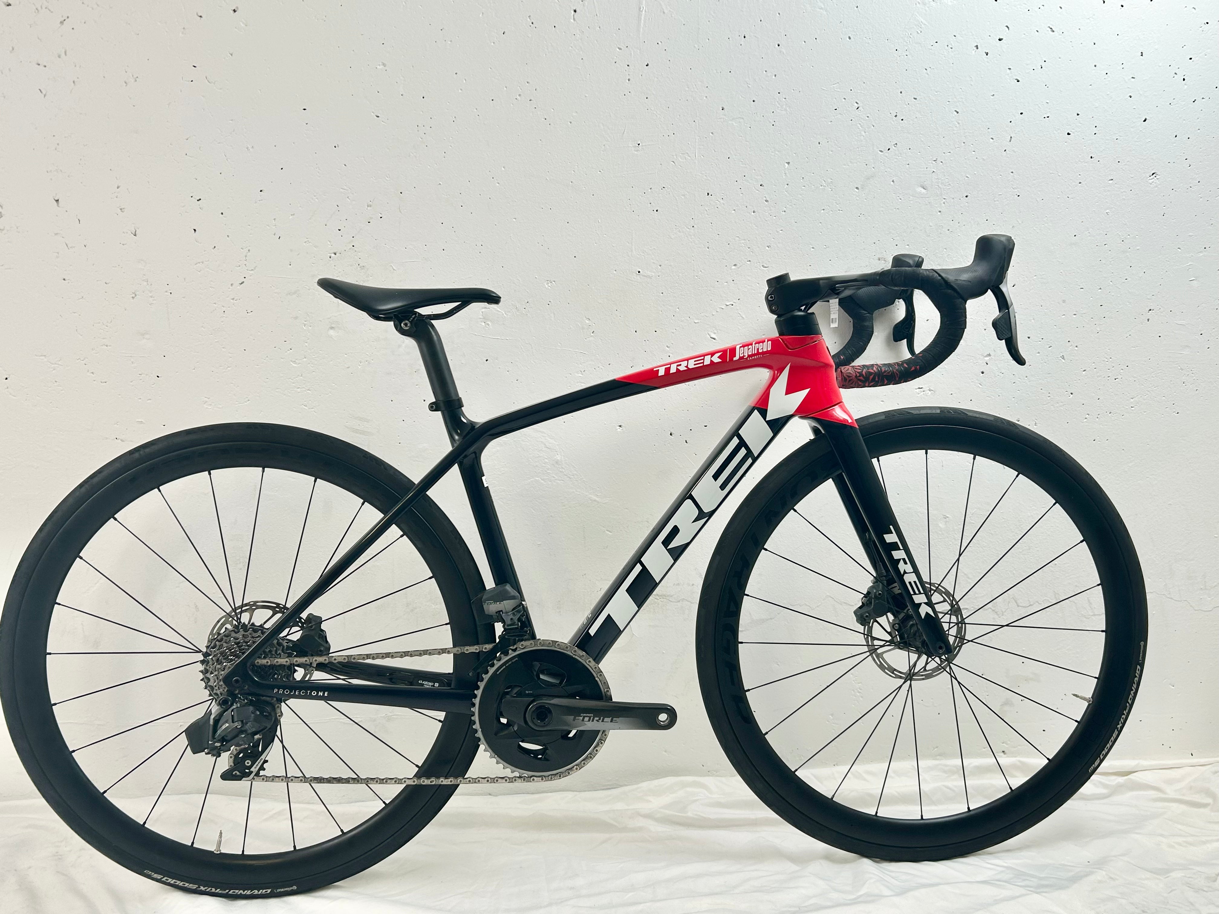 Trek Emonda SLR 7 2021 Sram Force AXS Taille 50 / Roues bontrager Aeolus RSL